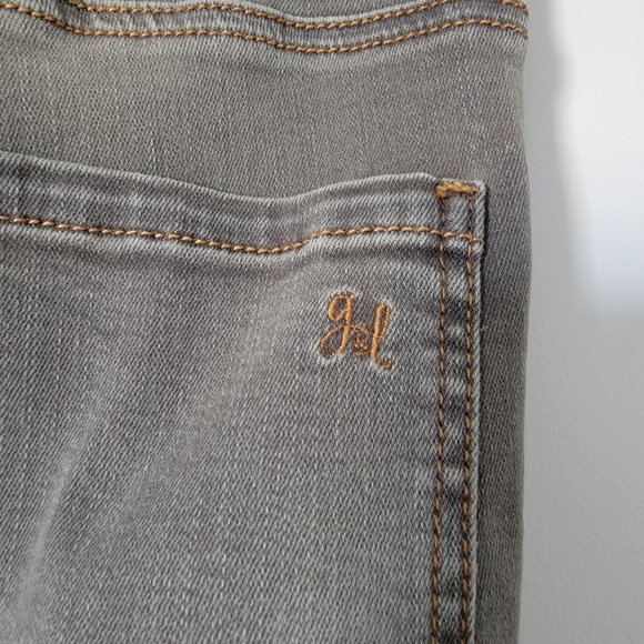 NWOT Grace & Lace grey/faded black jeans. Button fly. Size 6. - Picture 5 of 6